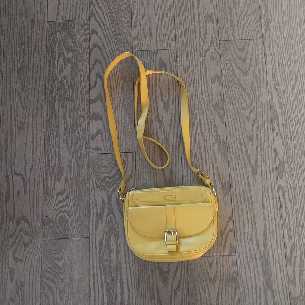 Beautiful genuine leather bag by Danier 🍀